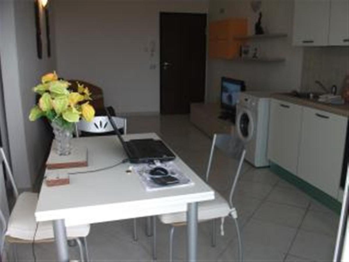 Adult Only Beachfront 2 Bedroom Apartment Santa Maria Airport Pick Up, Aircon, Unlimited Wifi Ideal For Remote Working And Long Stay Ngoại thất bức ảnh